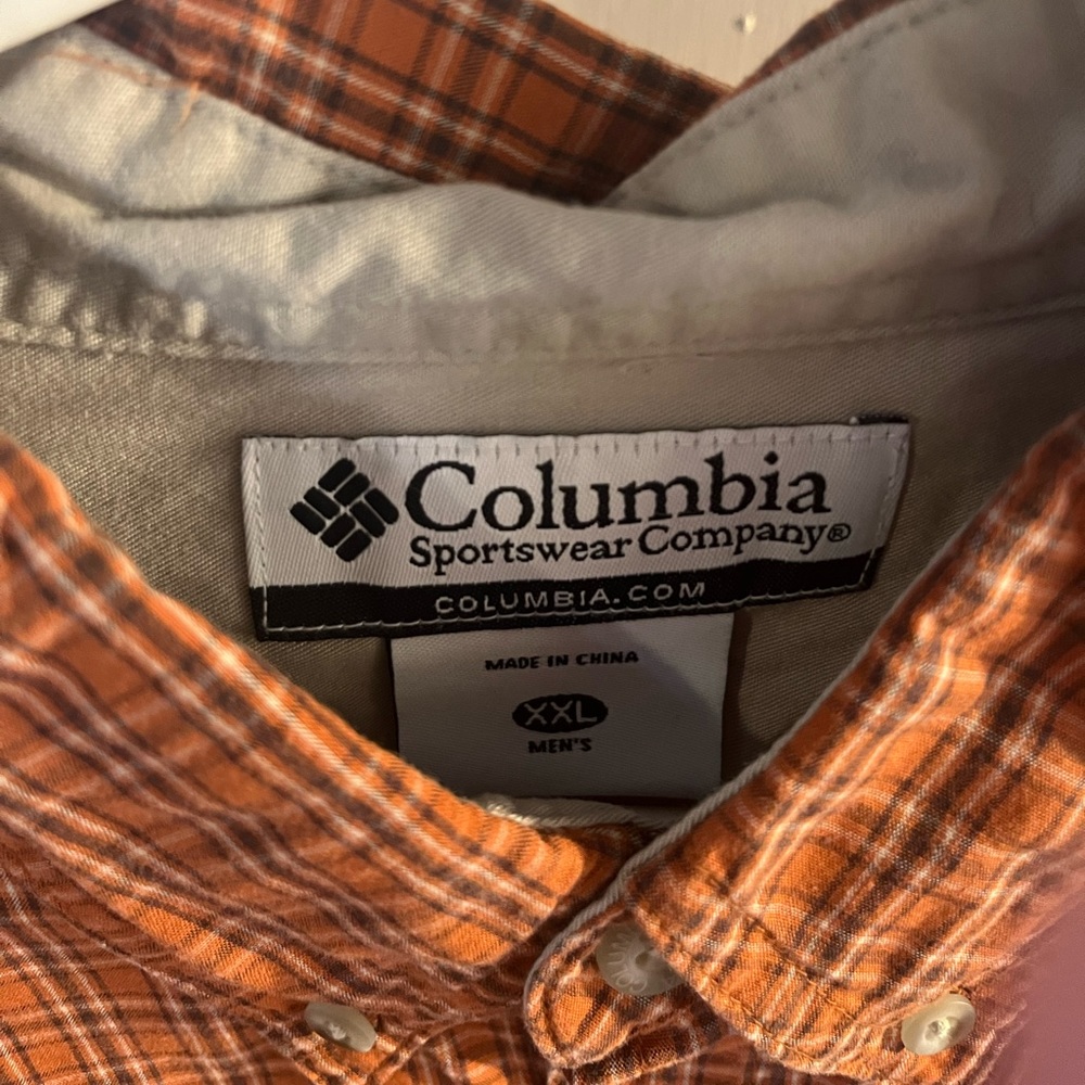 Men’s Columbia button down dress shirt, used but great condition